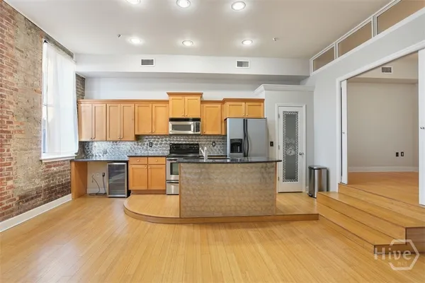 $2,200 | 50 Barnard Street, Unit 203, Savannah, GA 31401