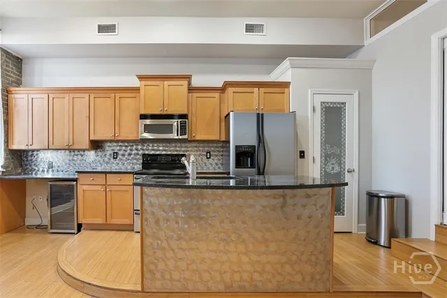 $2,300 | 50 Barnard Street, Unit 203, Savannah, GA 31401