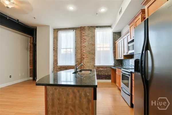 $2,200 | 50 Barnard Street, Unit 203, Savannah, GA 31401