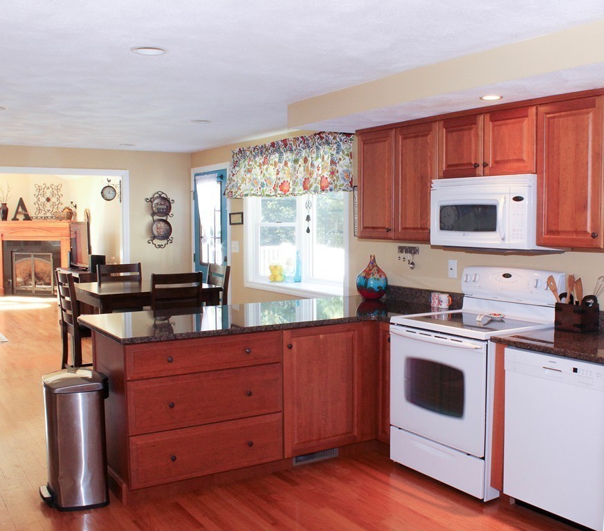 47 Gilman Road Billerica, MA 01862 - Photo 4 of 20