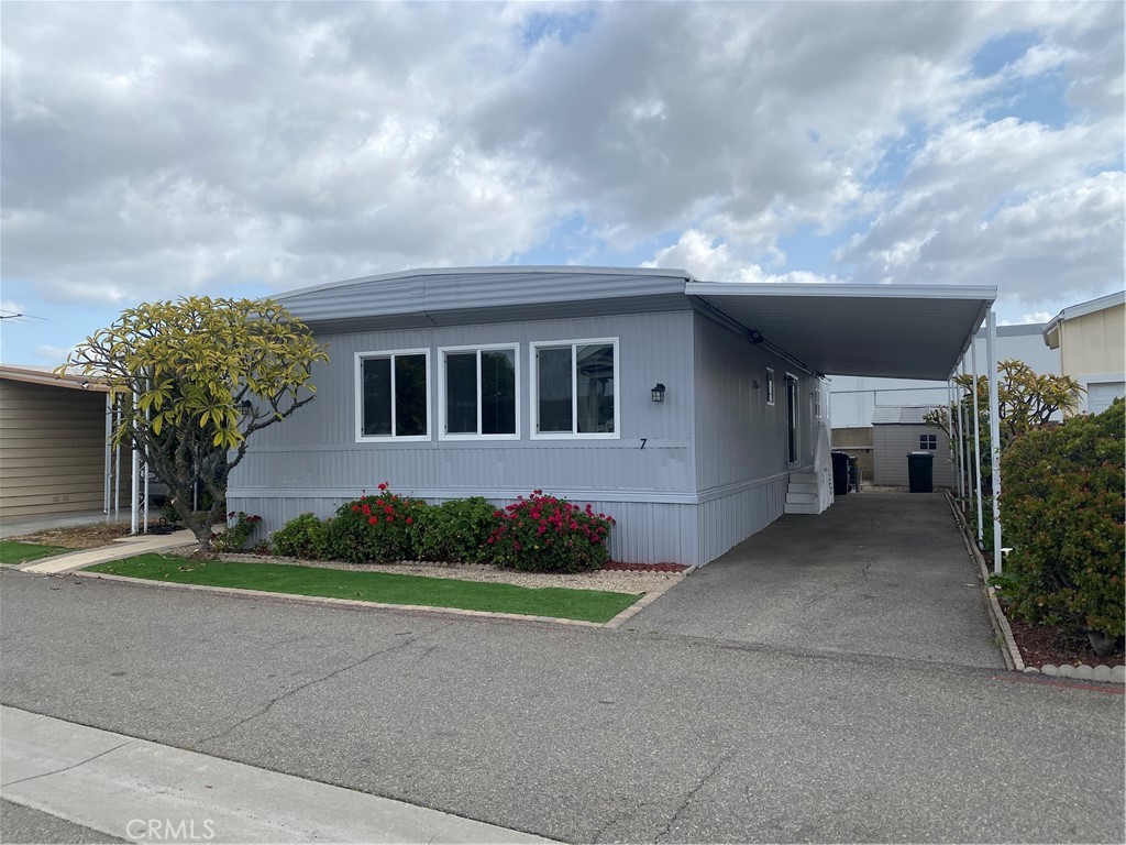 7 Magnolia Via Anaheim, CA 92801 - Photo 4 of 29