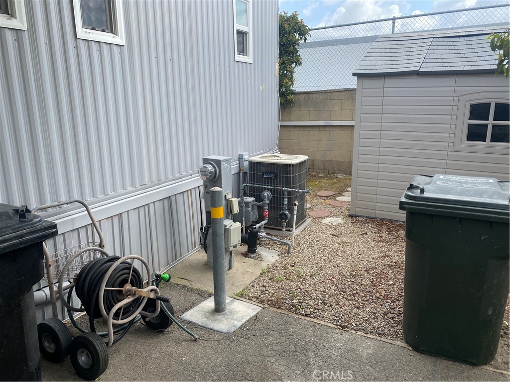 7 Magnolia Via Anaheim, CA 92801 - Photo 5 of 29