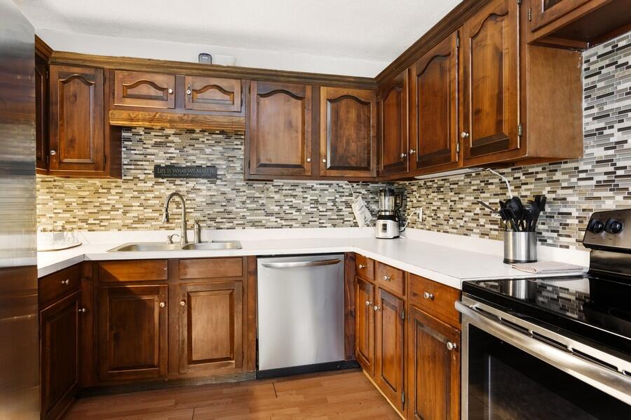 13599 Wilson Road New Buffalo, MI 49117 - Photo 5 of 16 05_13599WilsonRd_5_Kitchen_LowRes