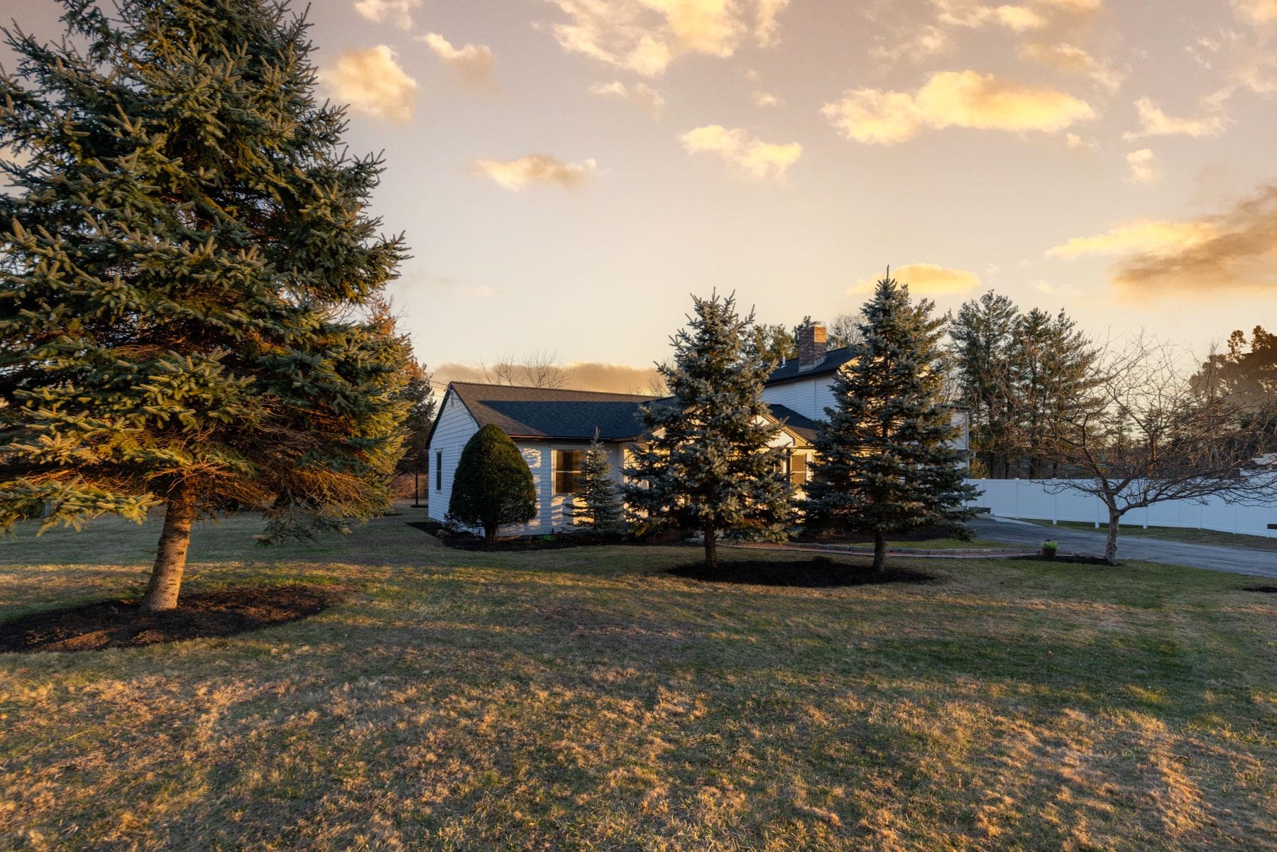 8 Pineview Drive Dover, NH 03820 - Photo 4 of 51