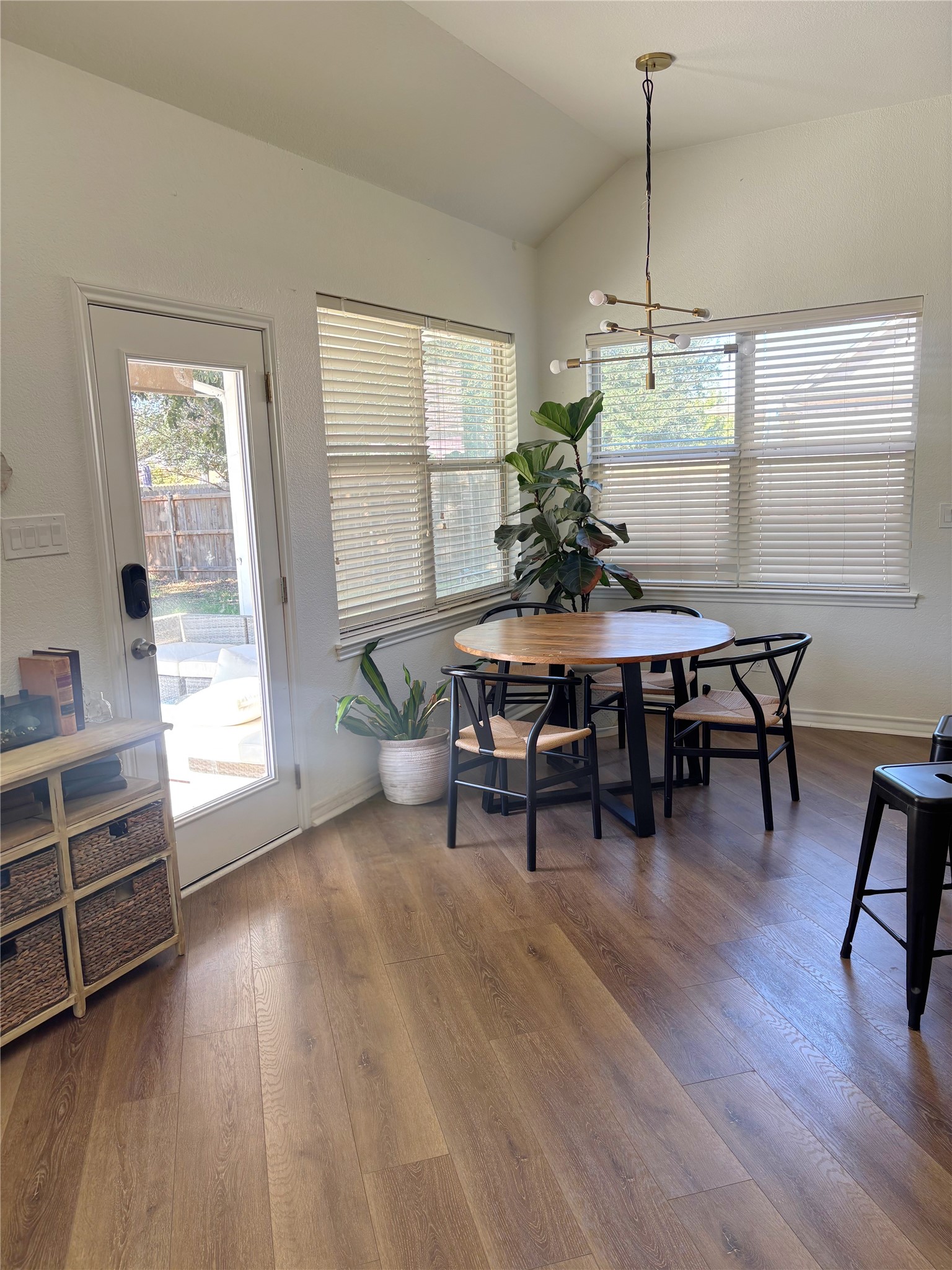 3336 Ashleys Way Marion, TX 78124 - Photo 4 of 15 Breakfast nook off the kitchen