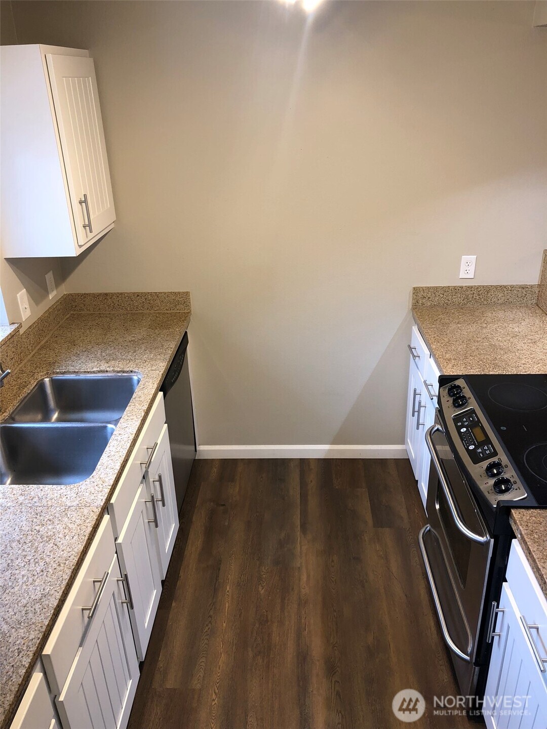 580 Front Street South, Unit D312 Issaquah, WA 98027 - Photo 2 of 15