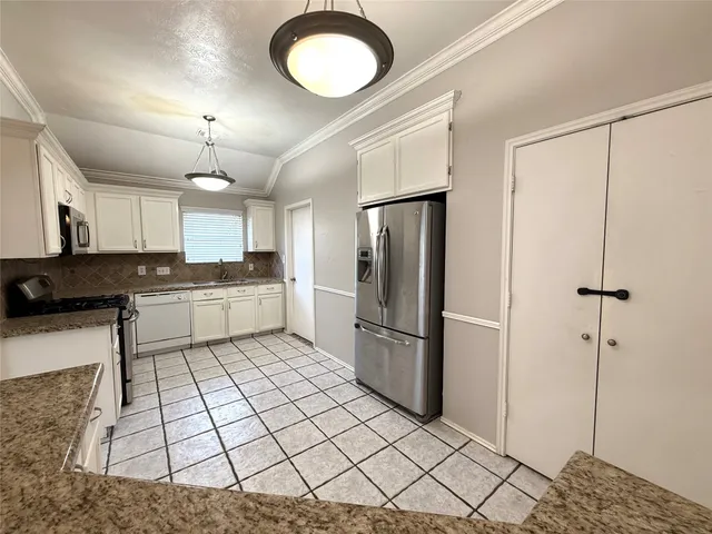 $2,000 | 9106 Reagan Meadow Court, Houston, TX 77064