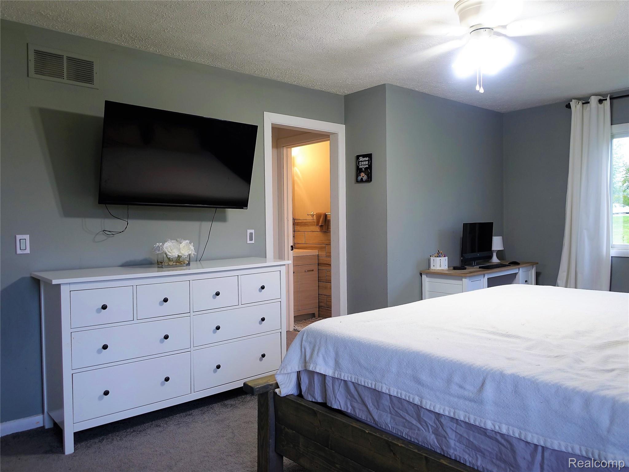 3849 West Marr Road Howell, MI 48855 - Photo 9 of 20 DSC00727.JPG