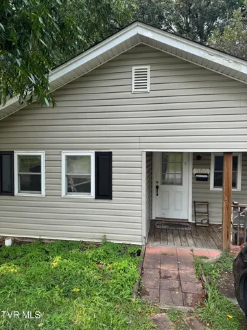 $1,500 | 608 Wilson Avenue, Johnson City, TN 37604