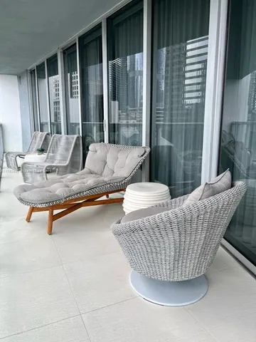 $6,100 | 495 Brickell Avenue, Unit 805, Miami, FL 33131