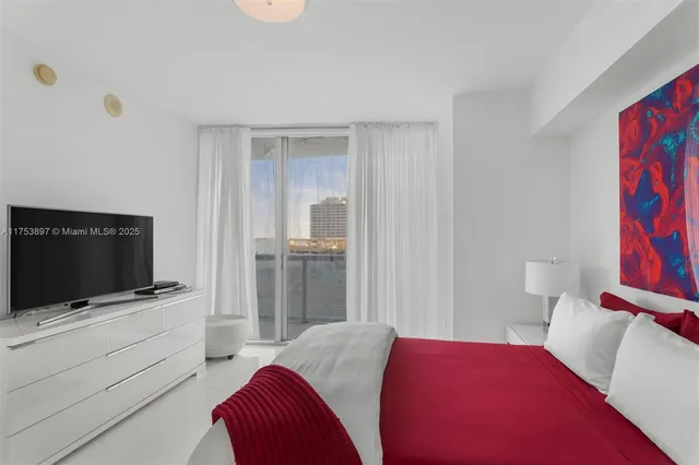 $6,100 | 495 Brickell Avenue, Unit 805, Miami, FL 33131