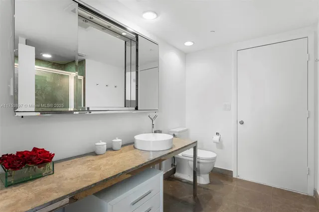 $6,100 | 495 Brickell Avenue, Unit 805, Miami, FL 33131