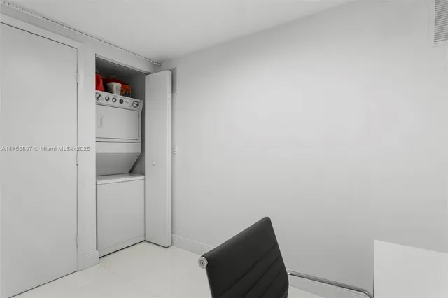 $6,100 | 495 Brickell Avenue, Unit 805, Miami, FL 33131