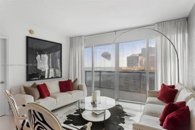 $6,100 | 495 Brickell Avenue, Unit 805, Miami, FL 33131