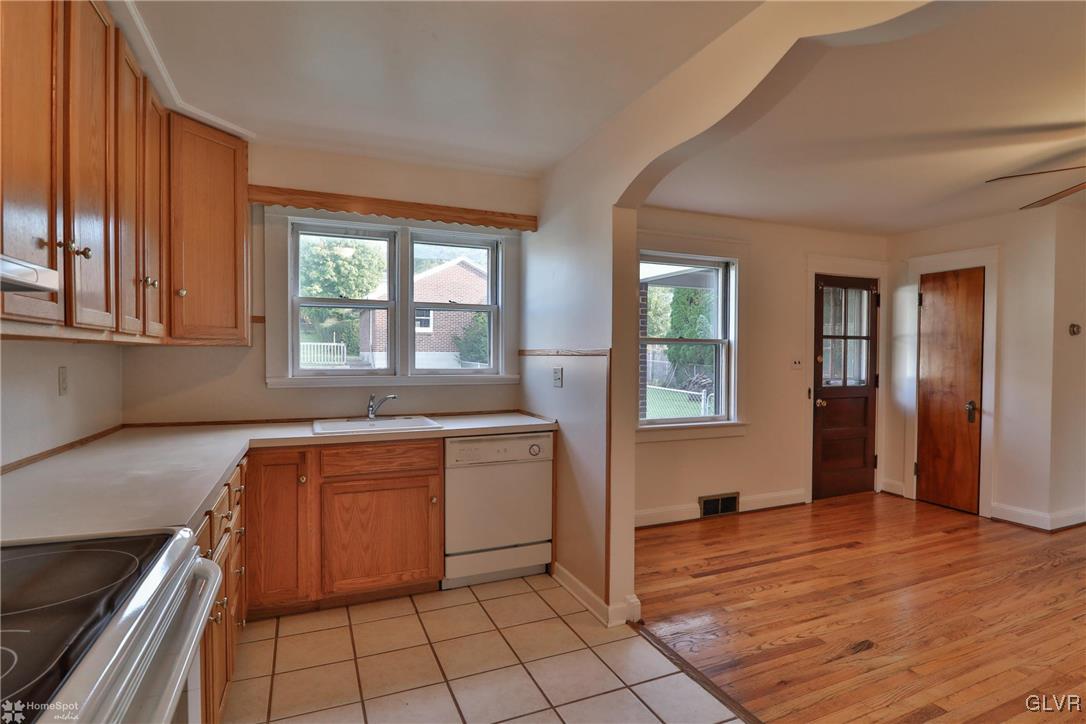 1522 Spring Street Bethlehem, PA 18018 - Photo 18 of 50 Gallery Image 18