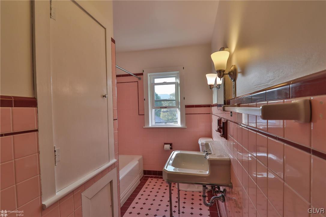 1522 Spring Street Bethlehem, PA 18018 - Photo 22 of 50 Gallery Image 22
