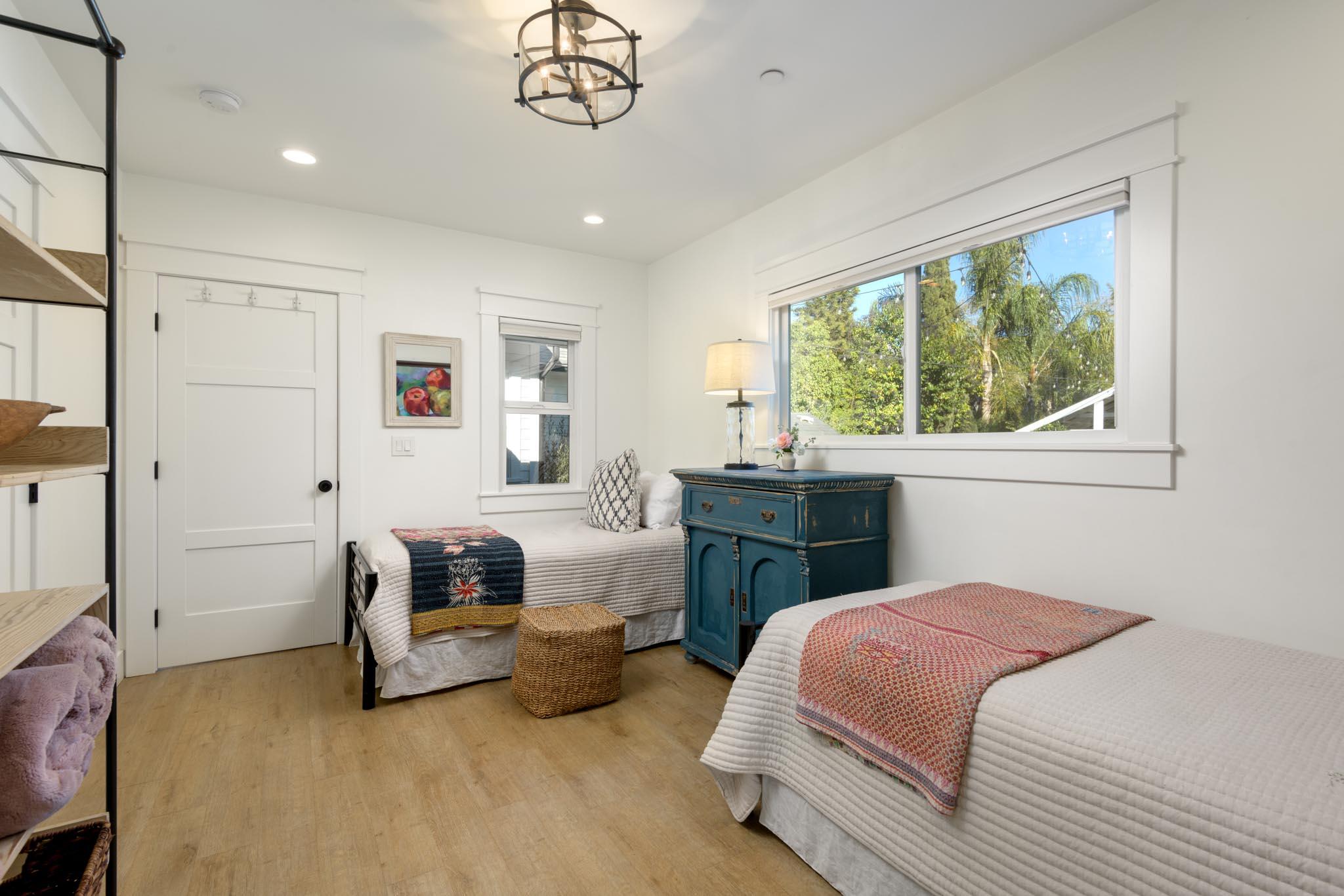 496 North La Cumbre Road Santa Barbara, CA 93110 - Photo 16 of 26 496NLaCumbre014