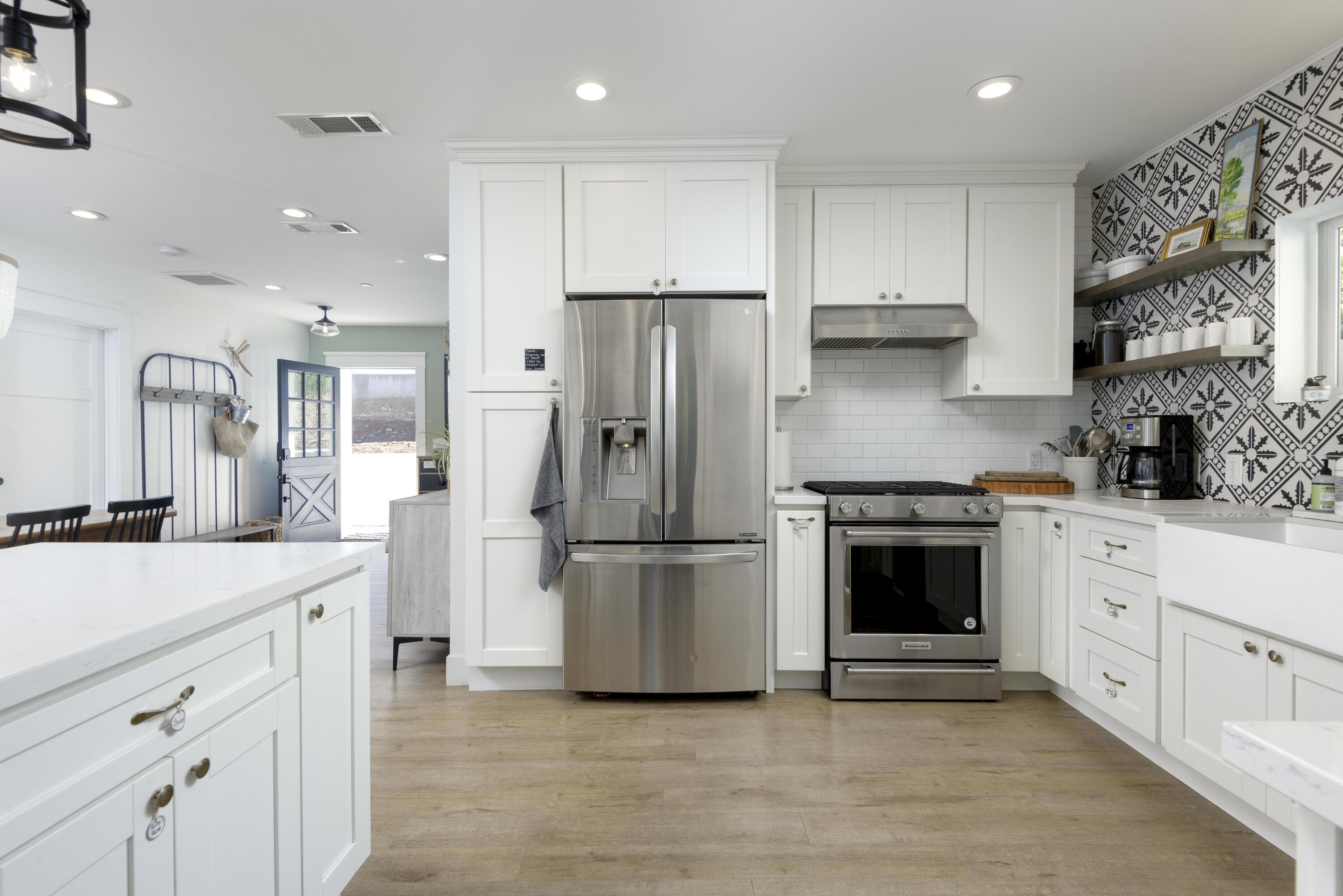 496 North La Cumbre Road Santa Barbara, CA 93110 - Photo 6 of 26 496NLaCumbre007