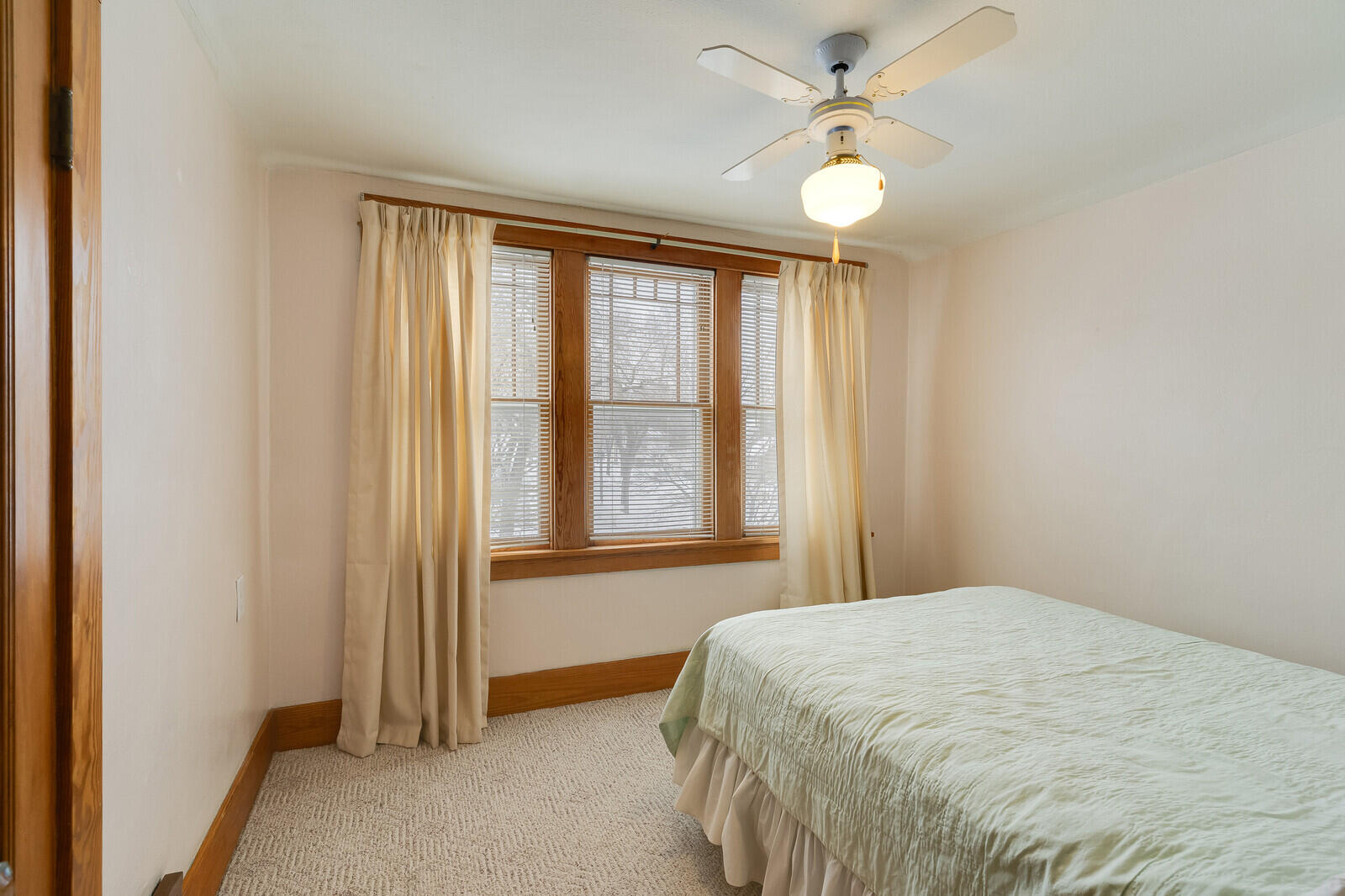 2405 State Street La Crosse, WI 54601 - Photo 24 of 31 24_2405StateSt_Bedroom1_mls