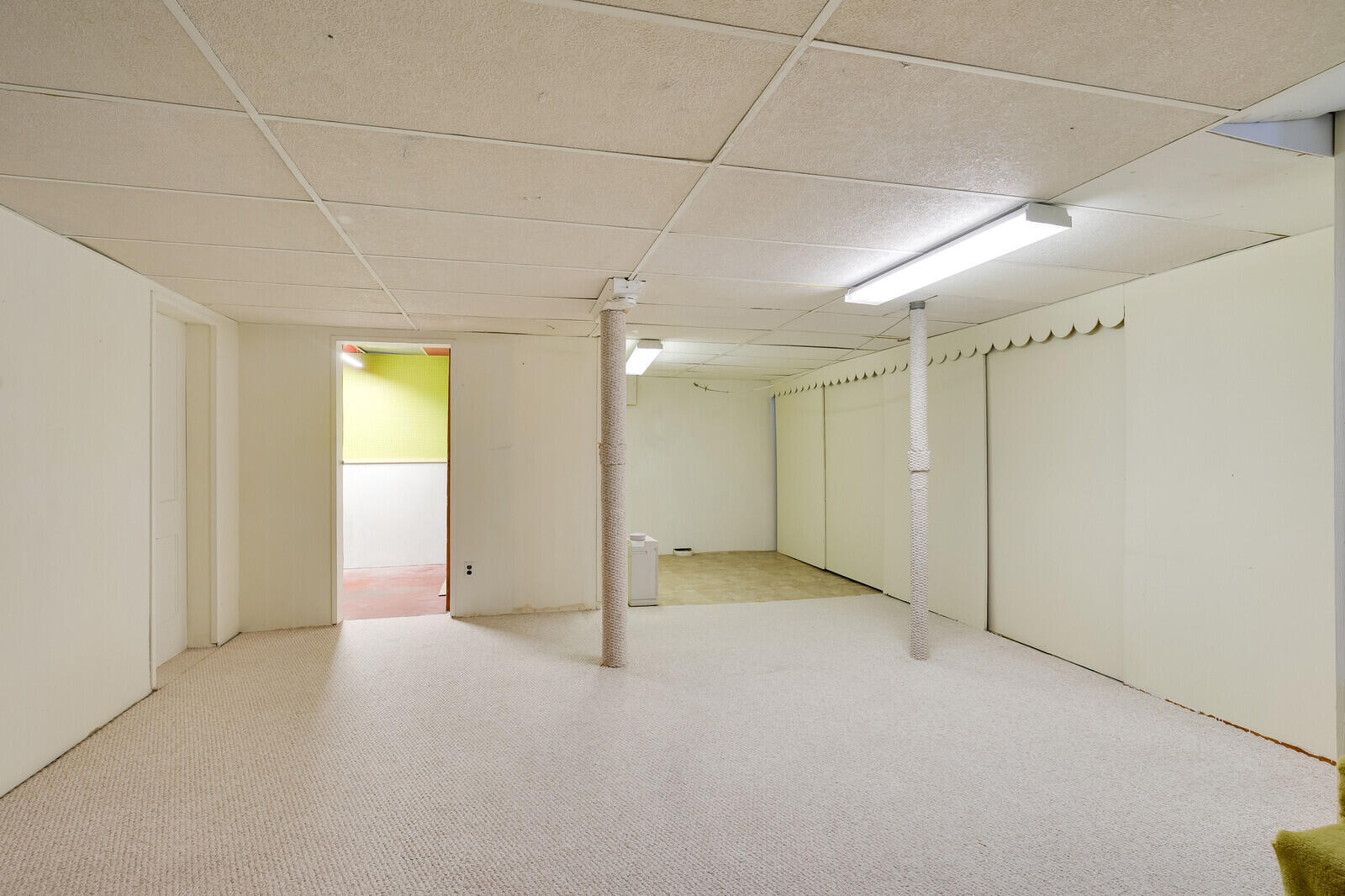 2405 State Street La Crosse, WI 54601 - Photo 28 of 31 28_2405StateSt_FamilyRm1_mls