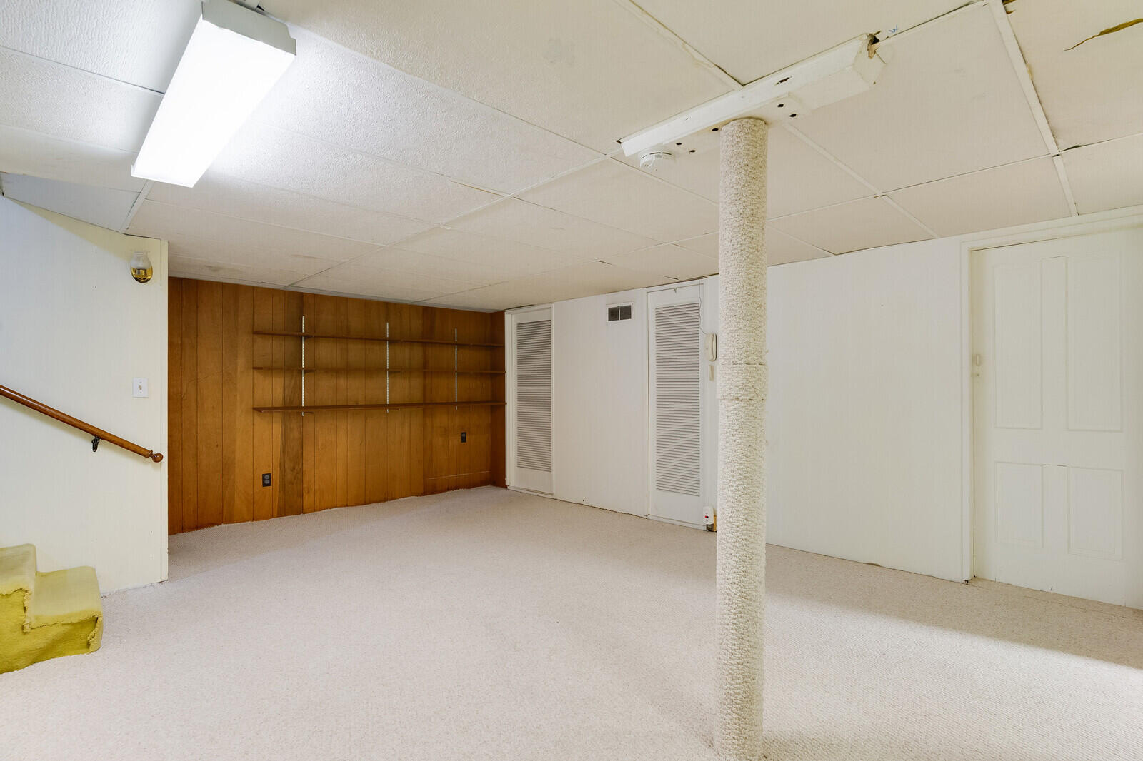 2405 State Street La Crosse, WI 54601 - Photo 29 of 31 29_2405StateSt_FamilyRm2_mls