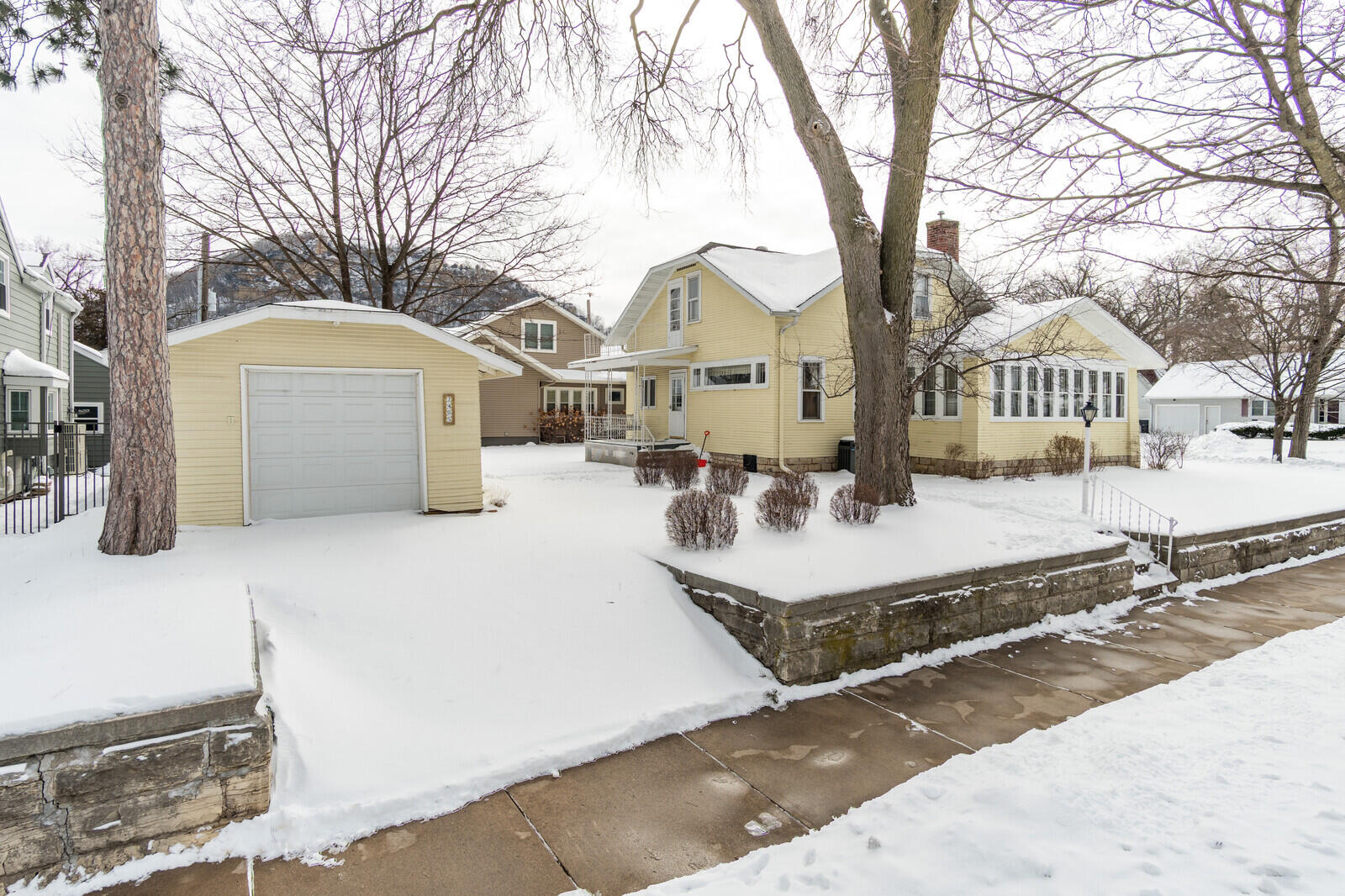 2405 State Street La Crosse, WI 54601 - Photo 4 of 31 04_2405StateSt_Exterior4_mls