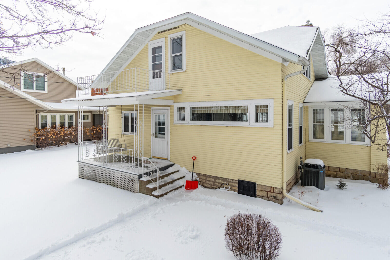 2405 State Street La Crosse, WI 54601 - Photo 5 of 31 05_2405StateSt_Exterior5_mls
