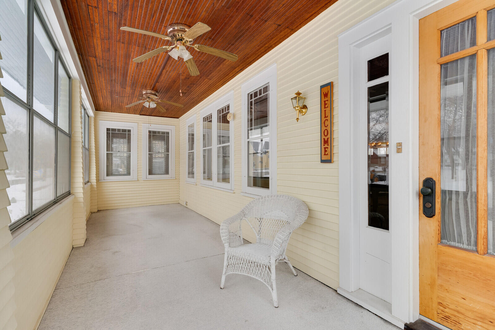 2405 State Street La Crosse, WI 54601 - Photo 7 of 31 07_2405StateSt_Porch1_mls