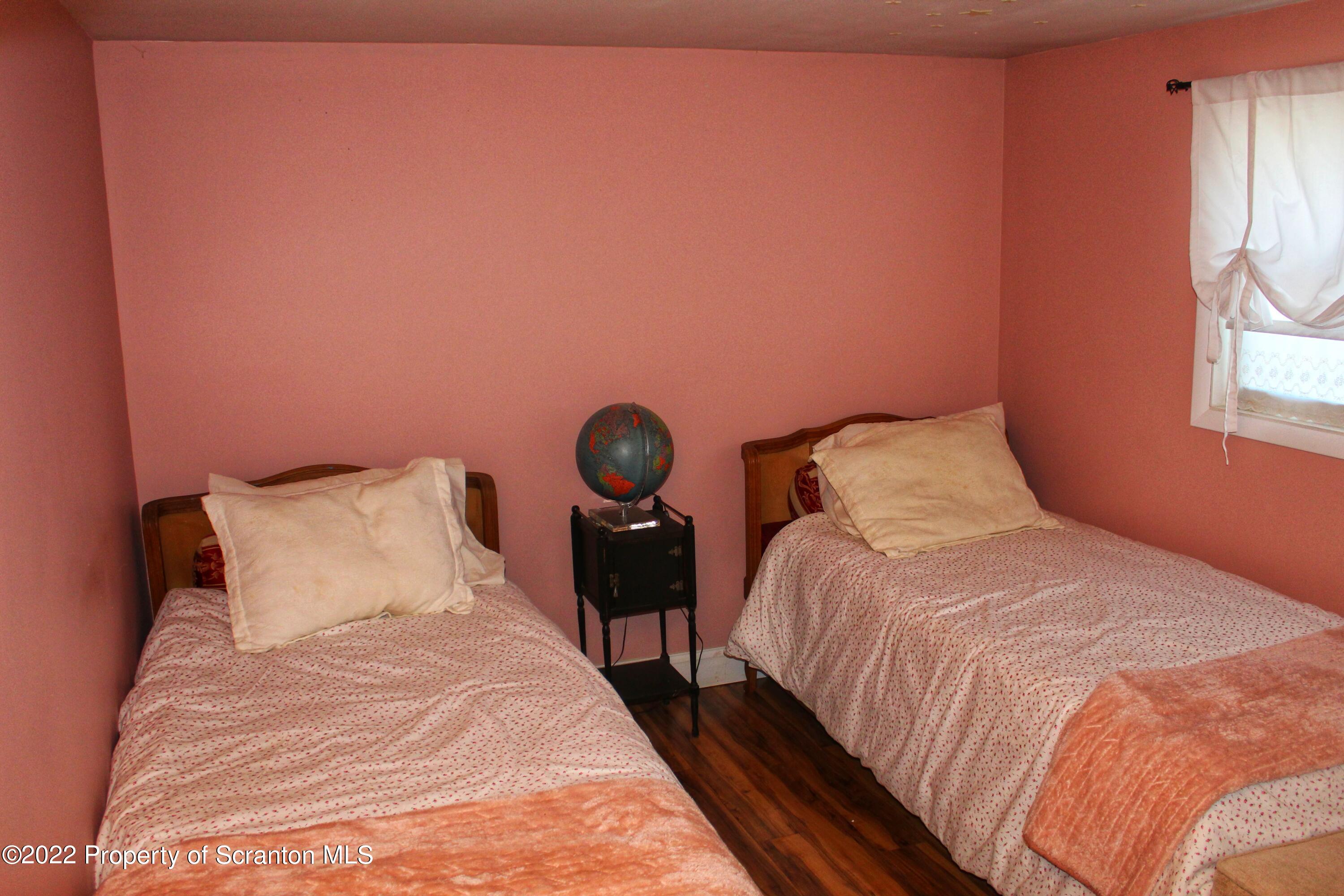 134 Hickory Road Dingmans Ferry, PA 18328 - Photo 17 of 42 Gallery Image 17