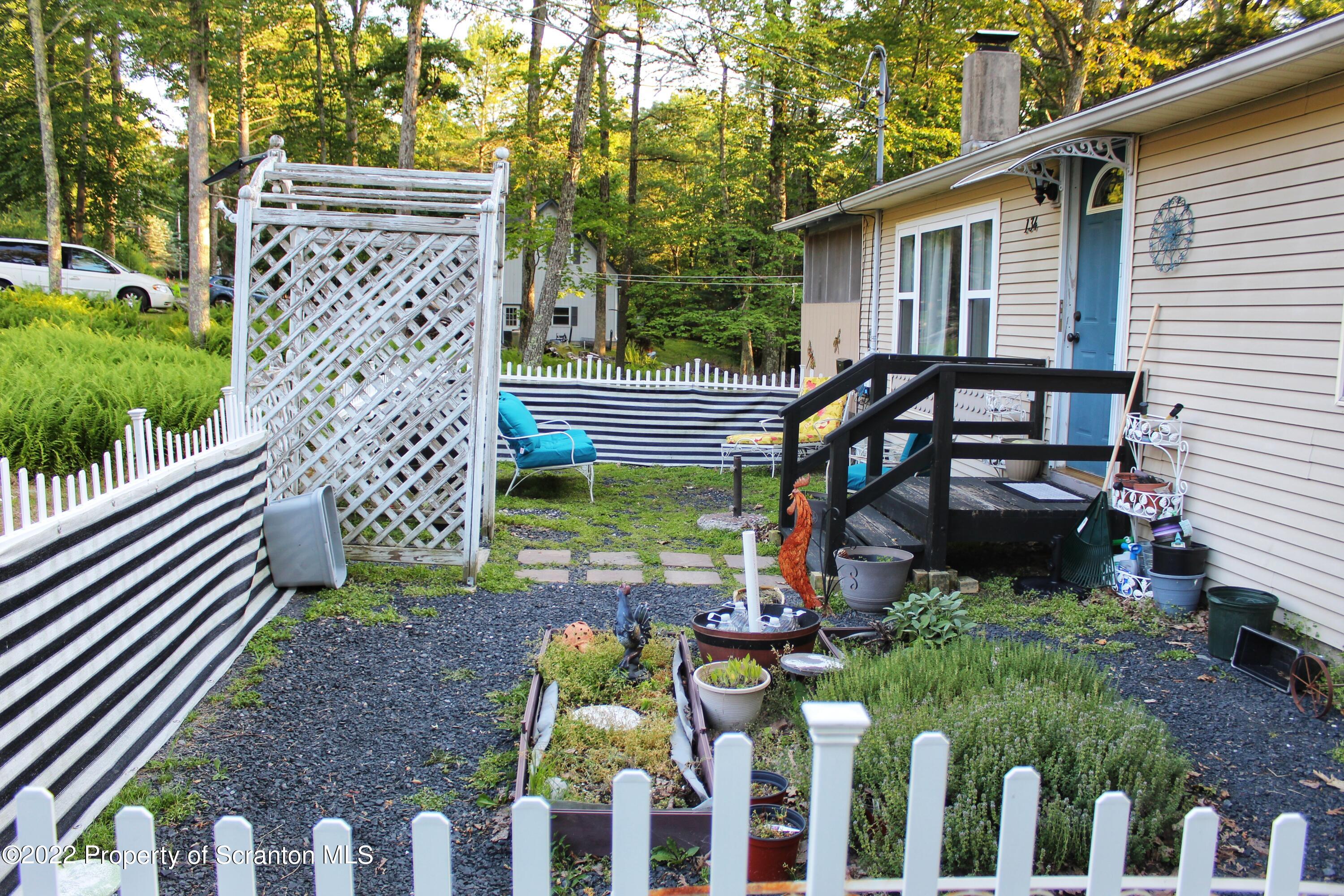 134 Hickory Road Dingmans Ferry, PA 18328 - Photo 33 of 42 Gallery Image 33