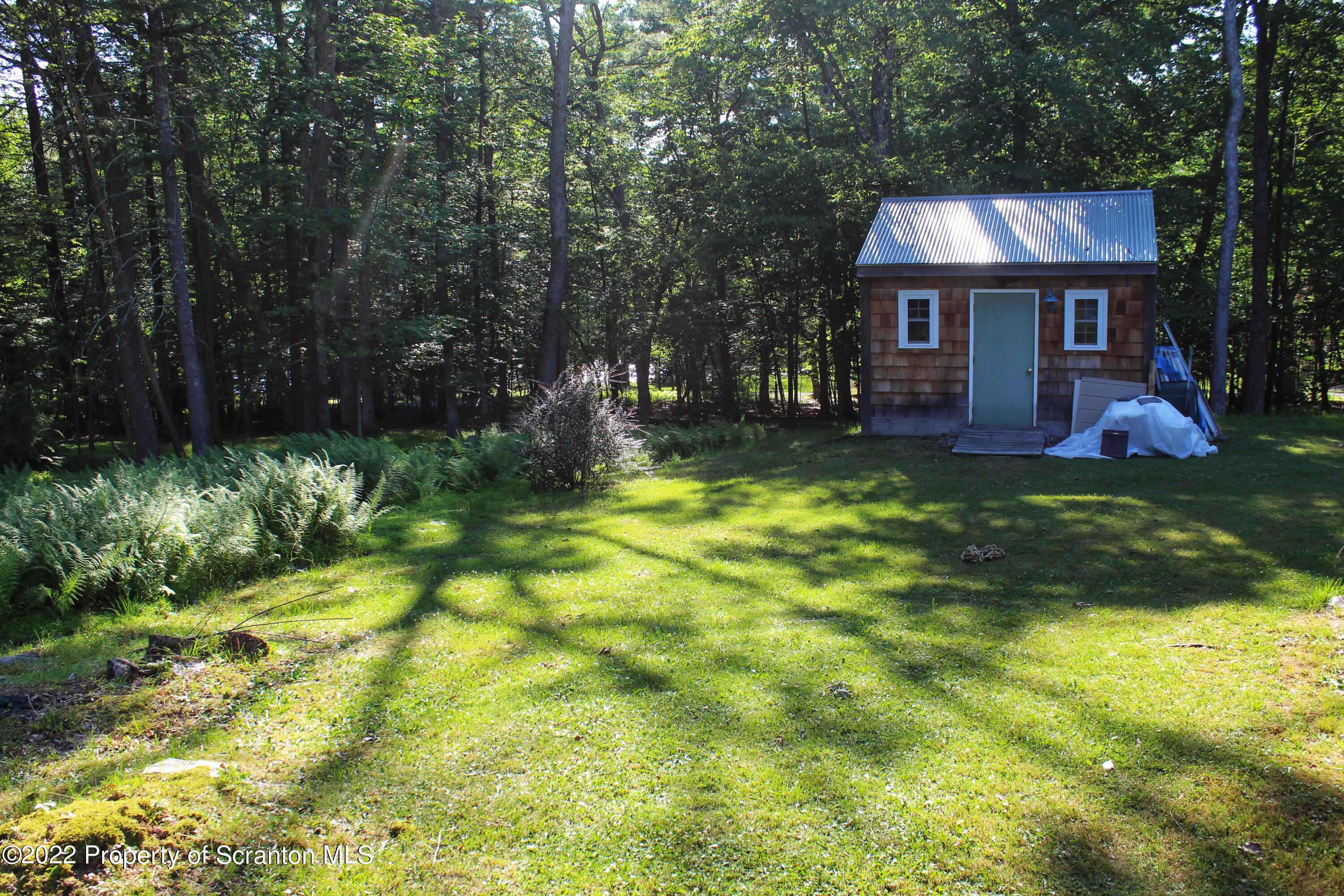 134 Hickory Road Dingmans Ferry, PA 18328 - Photo 36 of 42 Gallery Image 36