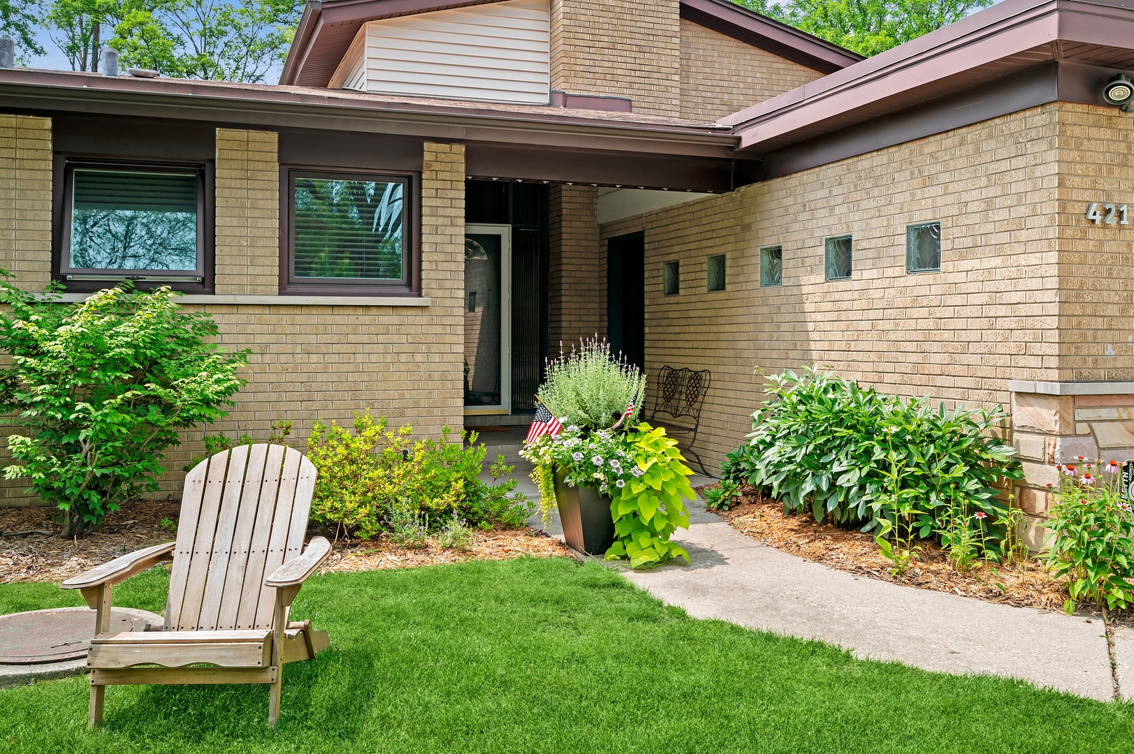 421 Locust Road Wilmette, IL 60091 - Photo 2 of 24