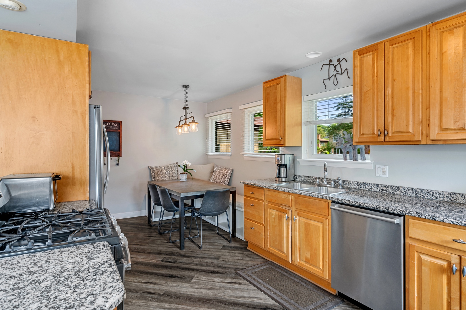 421 Locust Road Wilmette, IL 60091 - Photo 6 of 24