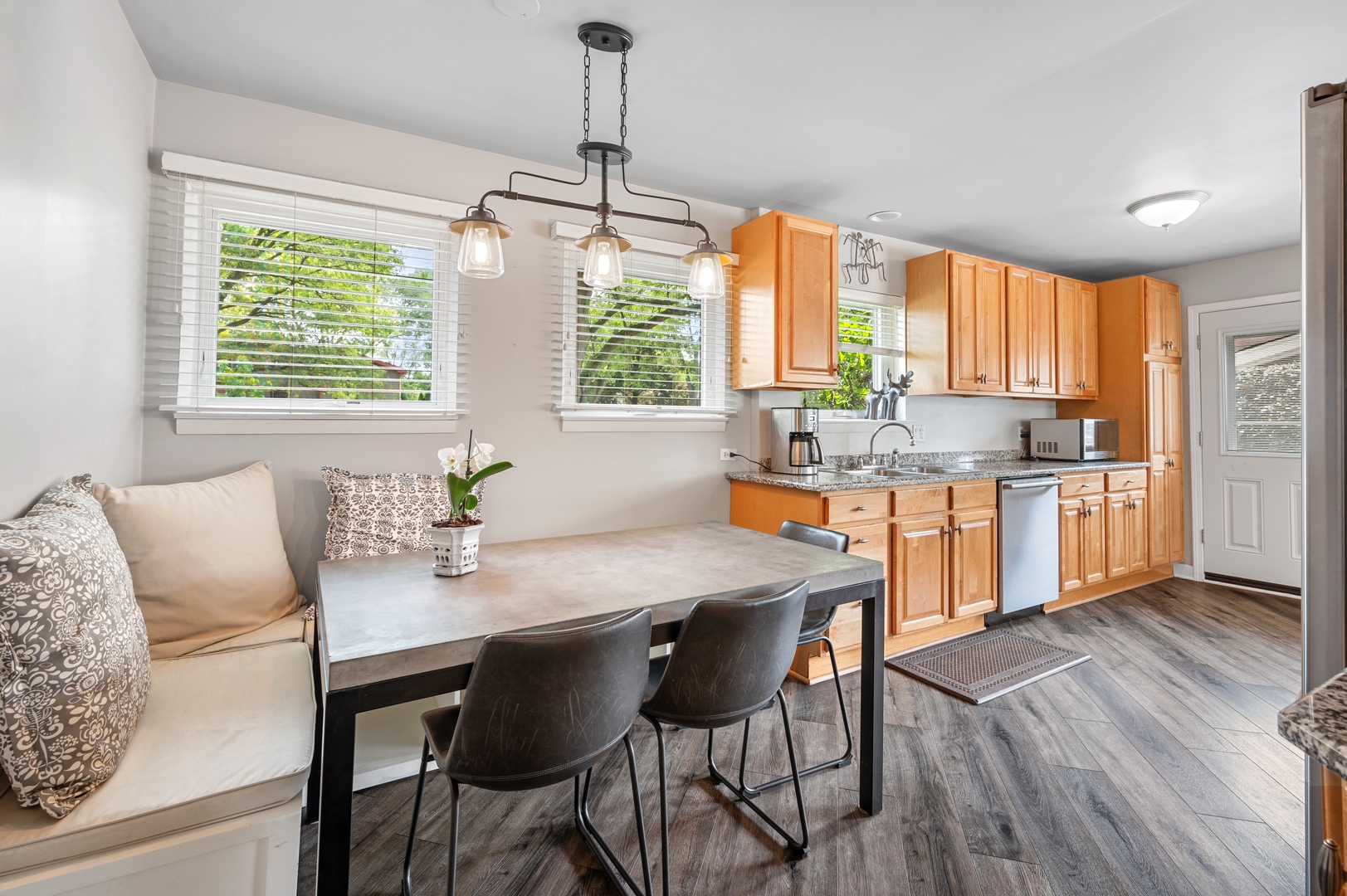 421 Locust Road Wilmette, IL 60091 - Photo 8 of 24