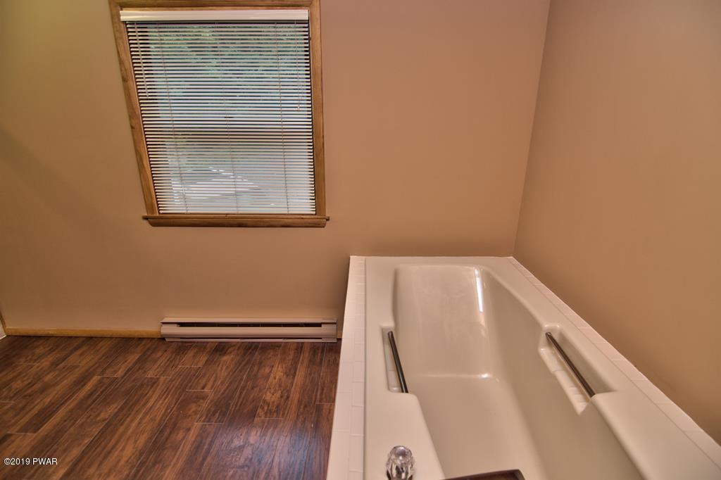 2045 Roamingwood Road Lake Ariel, PA 18436 - Photo 22 of 88
