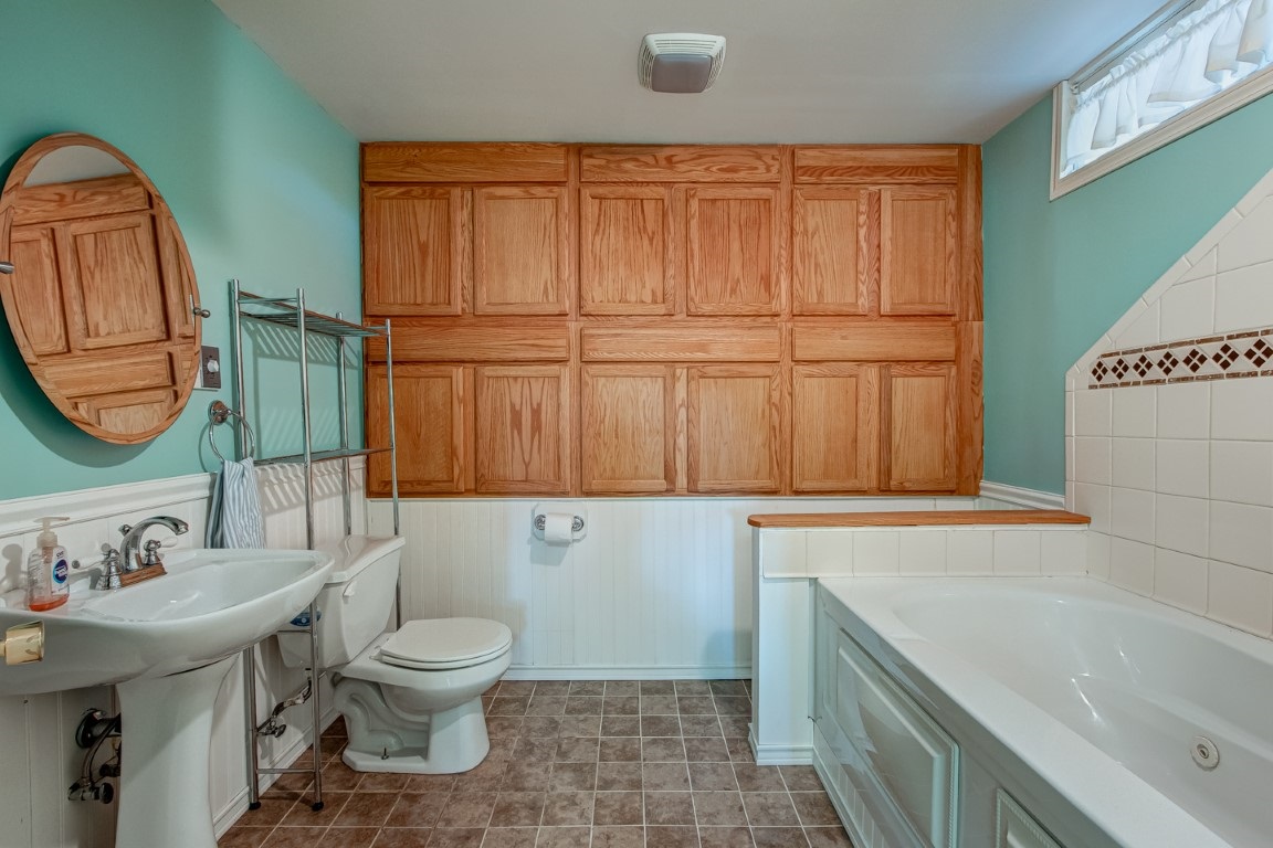 6510 Newburgh Road Evansville, IN 47715 - Photo 33 of 36 Gallery Image 33