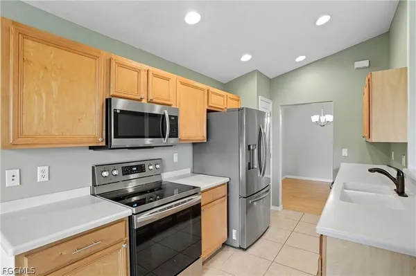 $2,400 | 2427 Woodbourne Place, Cape Coral, FL 33991