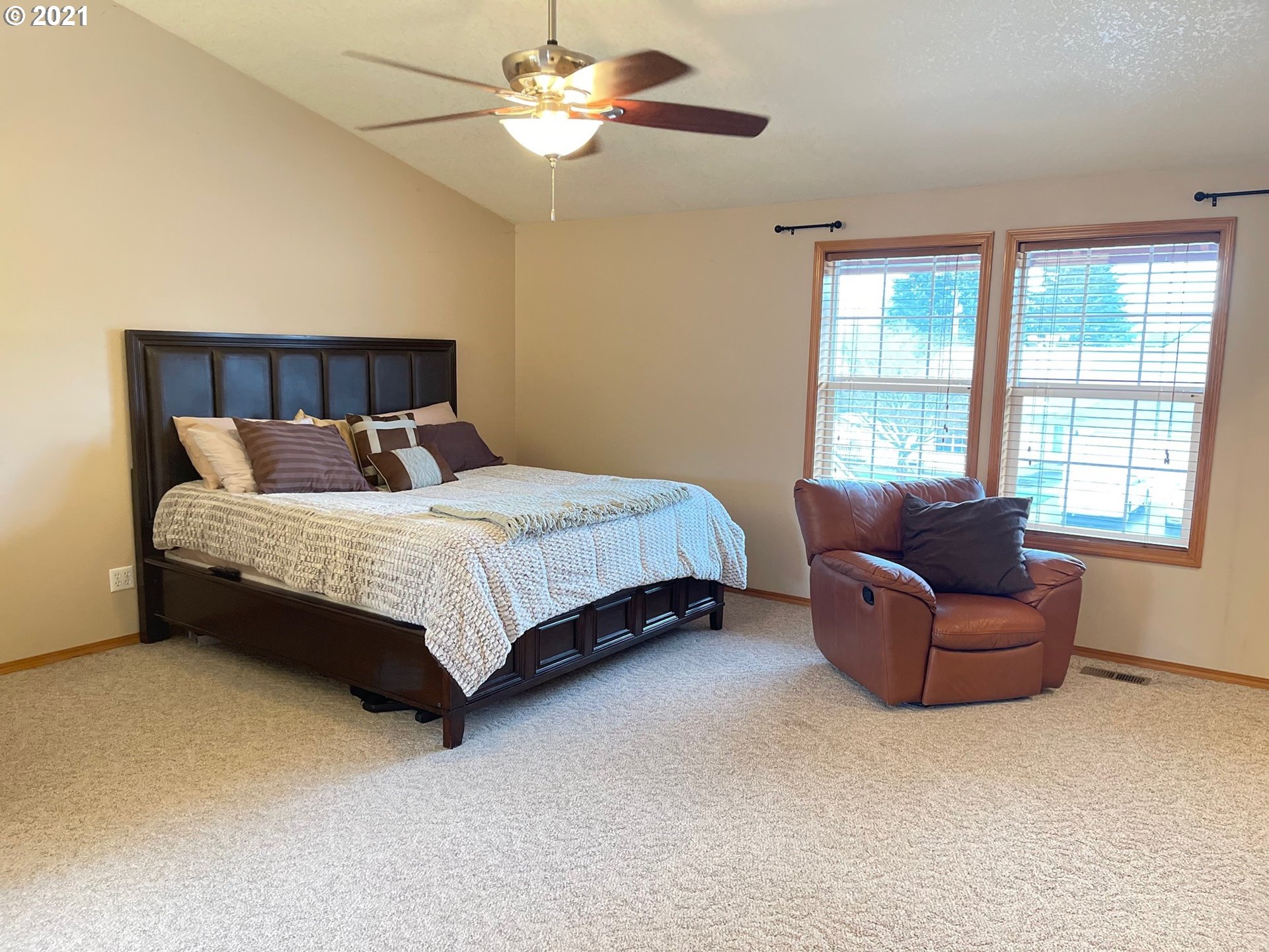 34345 Northeast Sunset Loop Scappoose, OR 97056 - Photo 10 of 22 Gallery Image 10