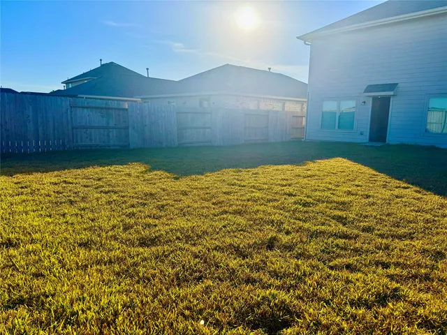 $2,300 | 7306 Greenbriar Cyn Lane, Katy, TX 77493