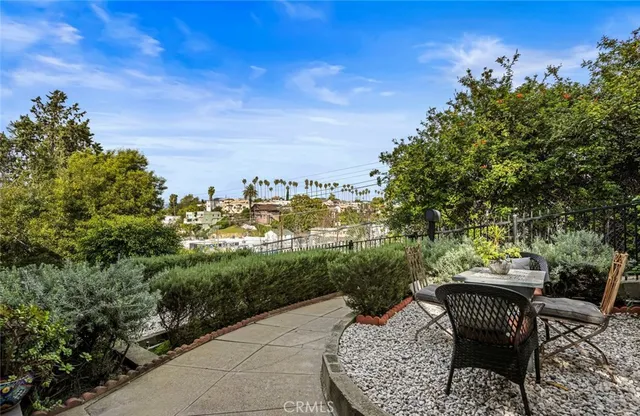 $1,350,000 | 1462 Sunset Boulevard, Los Angeles, CA 90026