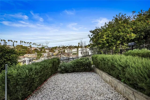 $1,350,000 | 1462 Sunset Boulevard, Los Angeles, CA 90026