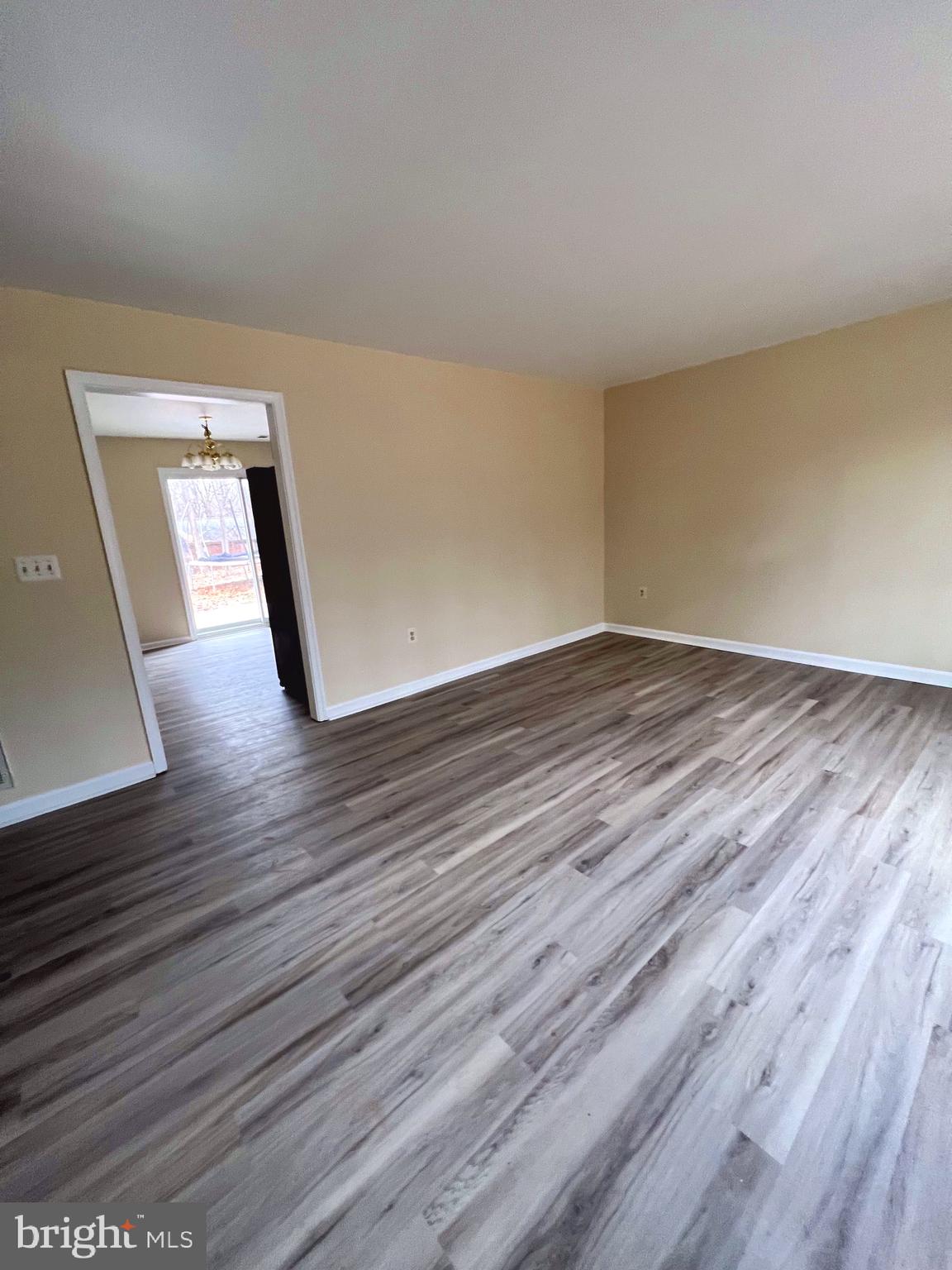 167 Revenoor Road Harpers Ferry, WV 25425 - Photo 4 of 19 Living room