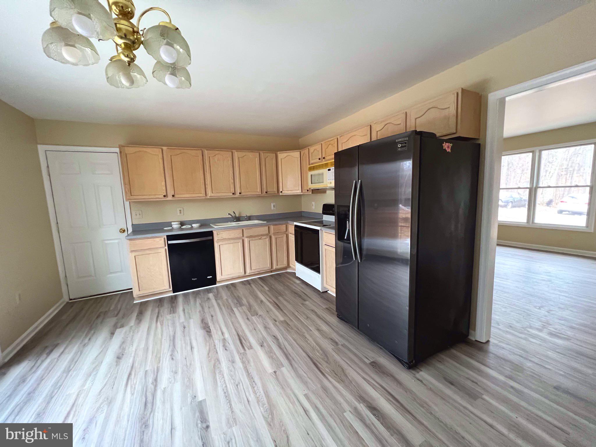 167 Revenoor Road Harpers Ferry, WV 25425 - Photo 5 of 19 Kitchen