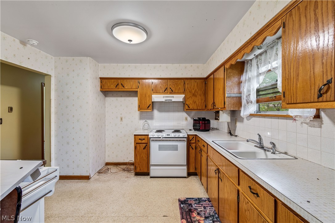 4695 Jupiter Road Uniontown, OH 44685 - Photo 10 of 30 Gallery Image 10