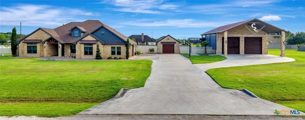 $1,200,000 | 121 Spring Ridge Drive, Victoria, TX 77904