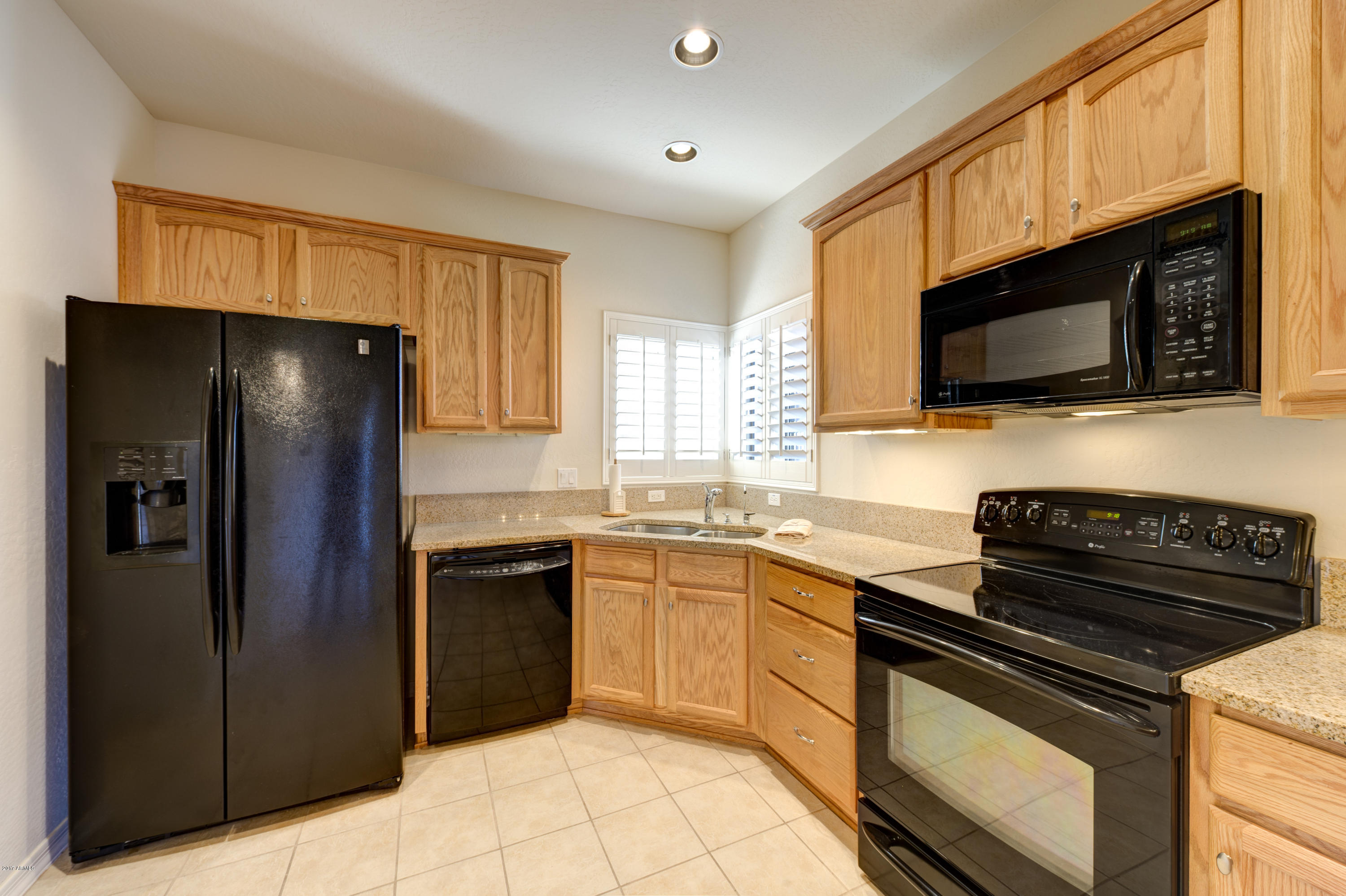 3935 East Rough Rider Road, Unit 1195 Phoenix, AZ 85050 - Photo 33 of 35 Kitchen