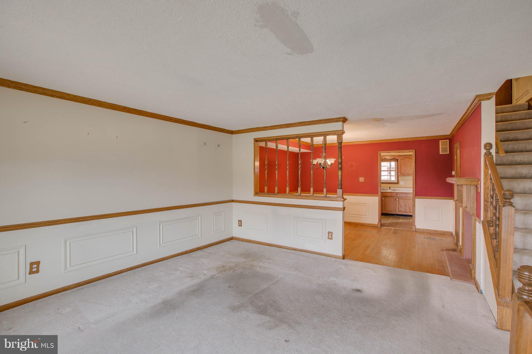 957 Elm Road Baltimore, MD 21227 - Photo 3 of 30 Living Room