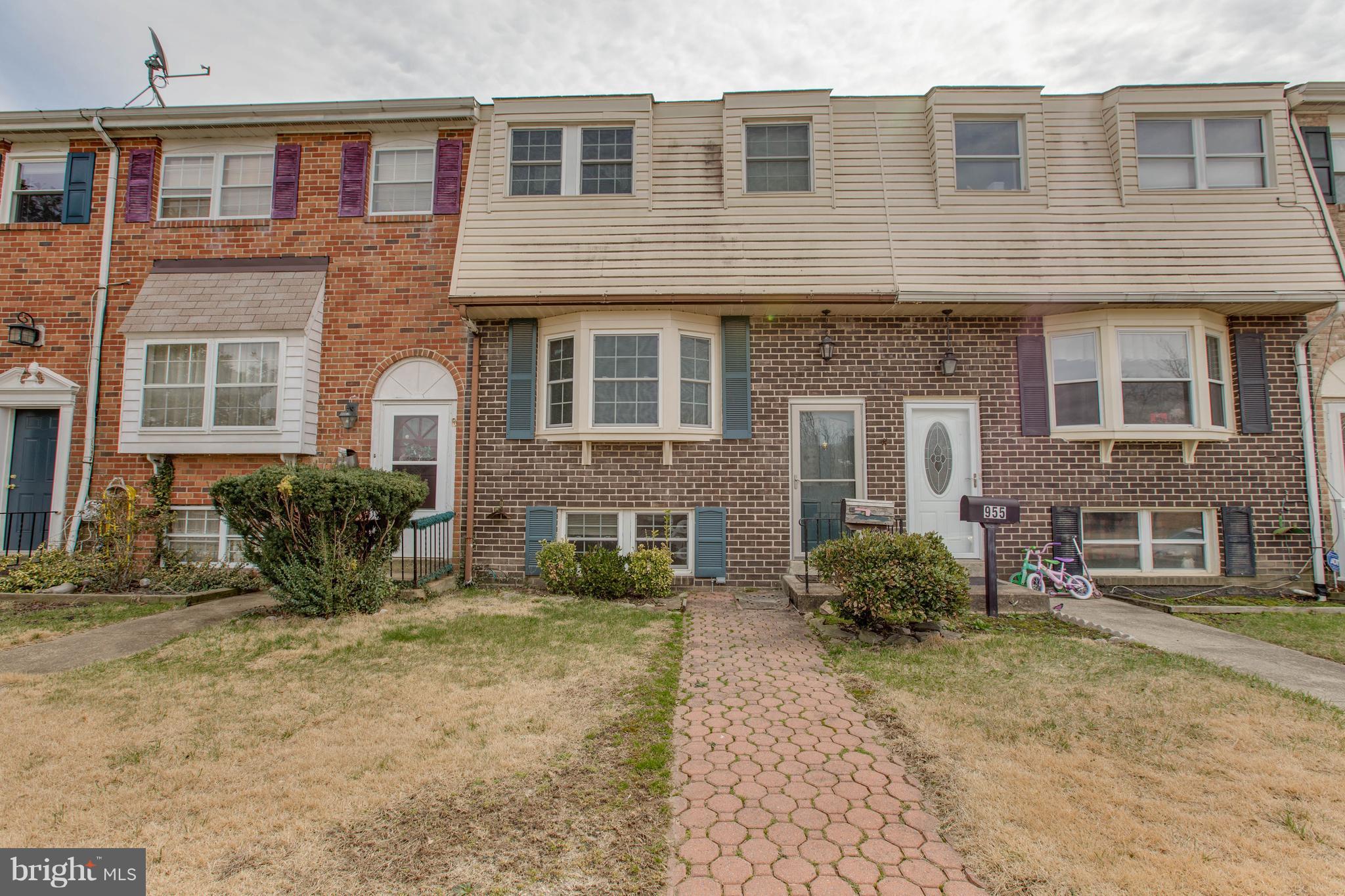 957 Elm Road Baltimore, MD 21227 - Photo 29 of 30 Exterior (Front)