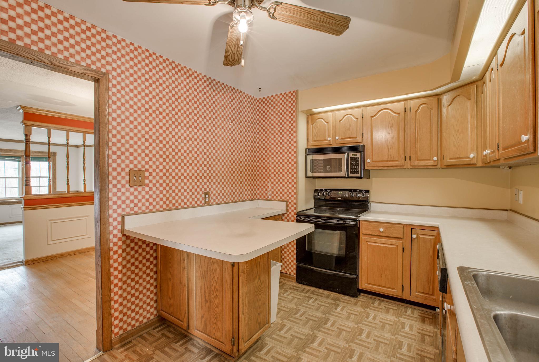 957 Elm Road Baltimore, MD 21227 - Photo 9 of 30 Kitchen