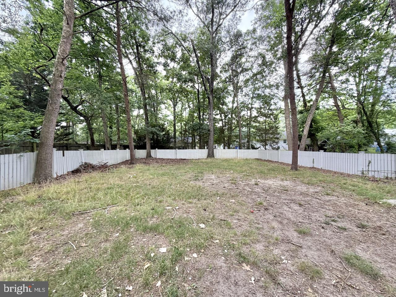 2413 Shelburn Road Millville, NJ 08332 - Photo 35 of 41 a backyard of a house with lots of green space